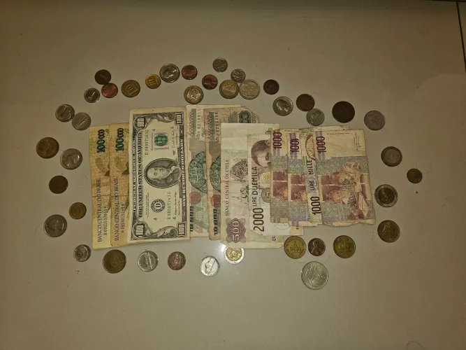 Numismática -  Cédulas e moedas antigas 