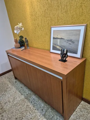 Buffet novíssimo! Lindo! 4 portas com gaveta interna.