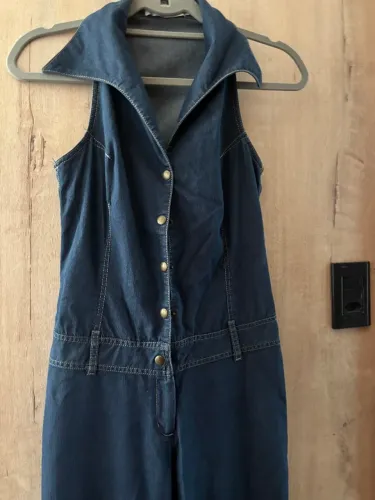 Macacão Jeans longo hit versátil