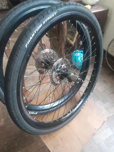 Par de rodas aro 26 Vmax com cubos k7