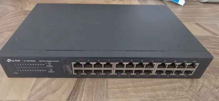 Switch TP-Link Gigabit 24 Portas TL-SG1024D - Rack/Desktop (Seminovo)