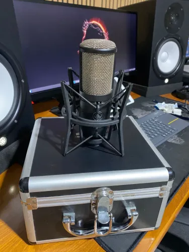 Microfone AKG P420 Estado De Novo 