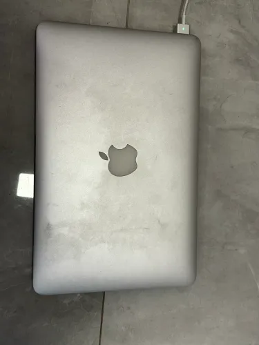 MacBook Air (11-inch, Mid 2012)