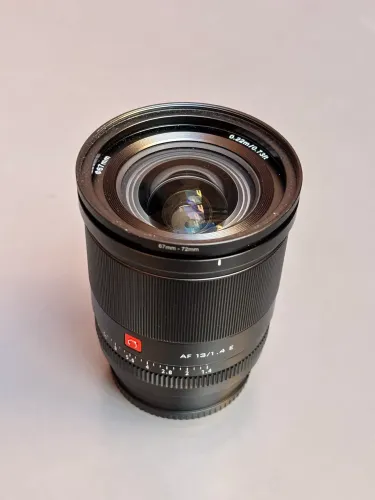 Lente Viltrox 13mm f/1.4 E-Mount
