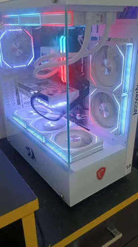 Pc gamer Rtx 5070 e Ryzen 7 5700x completo