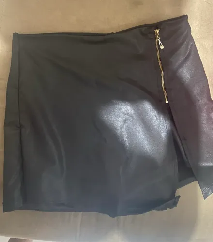 Short saia de couro