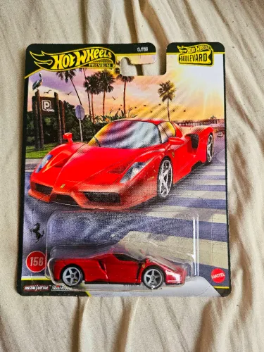 Hot wheels ferrari enzo premium boulevard