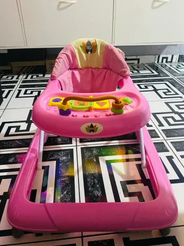 Andador de bb muito conservado aceito cartão. Com acréscimo
