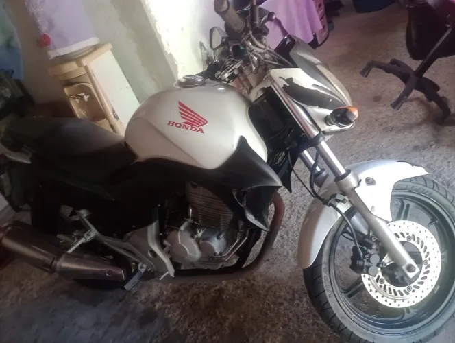 Vendo cb 300r 2012 traga seu mecânico 9.000
