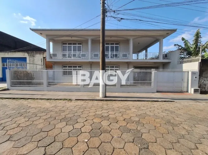 Excelente Casa 8 dormitório(s) em Ipiranga - São José