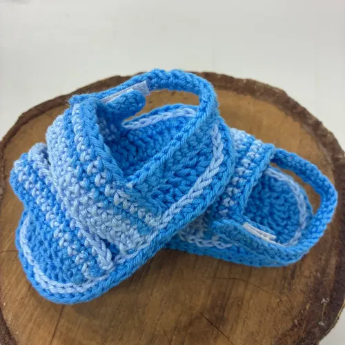 Sandália crochê azul