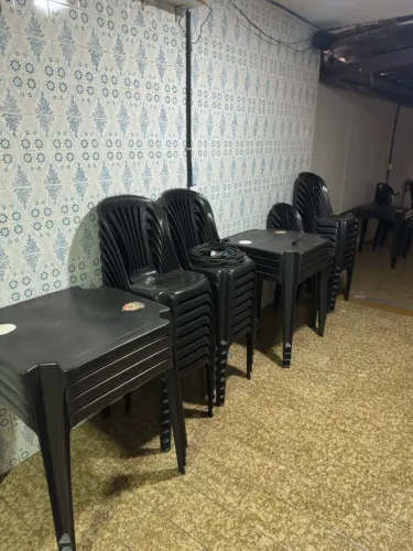 Mesa com cadeiras plástico