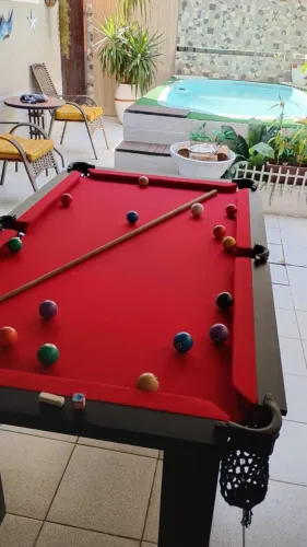 Mesa de sinuca em ótimo estado, chama ?