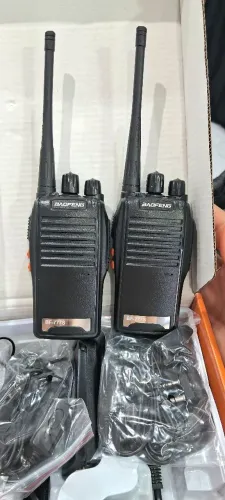 2 rádios comunicadores Walkie Talkie baofeng