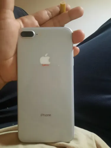 Vendo o troco IPhone 8 Plus casi novo pelo IPhone XR