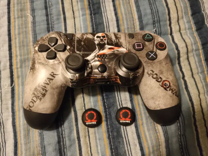 Controle PS4 God of War cinza - Paralelo + Grips GoW