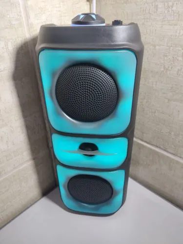 Vendo Caixa de Som Multicolorida RGB, modelo Q507