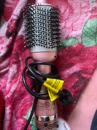 Vendo escova secador Mondial bivolt