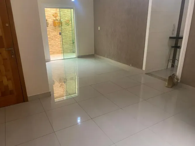 Imóvel para aluguel tem 120 metros quadrados com 3 quartos