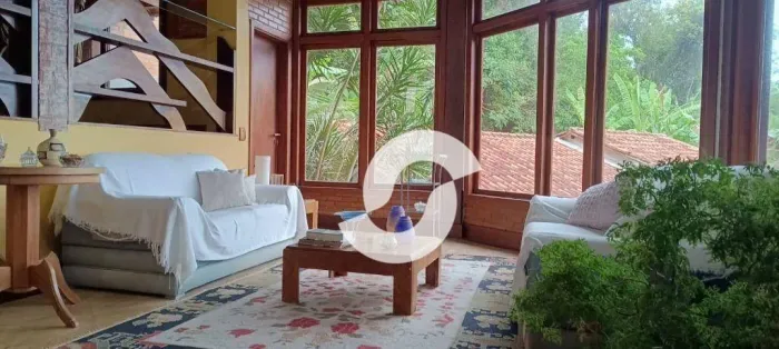 Casa com 4 dormitórios à venda, 583 m² por R$ 4.000.000,00 - Itacoatiara - Niterói/RJ