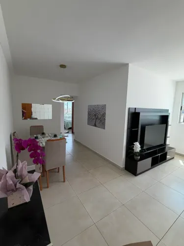 Apartamento para aluguel possui 55 metros quadrados com 2 quartos