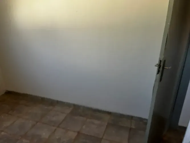 chalé na laje 3 dormitórios sendo uma suite banheiro social bem localizado ótimo preço.