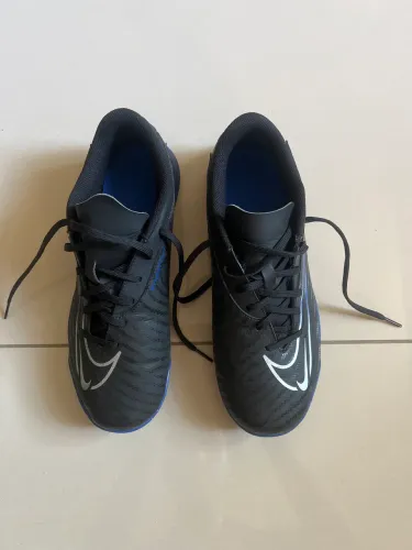 Chuteira Nike Phantom Society