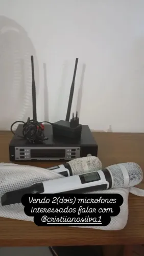 Vendo dois microfones sem fio funcionando perfeitamente 