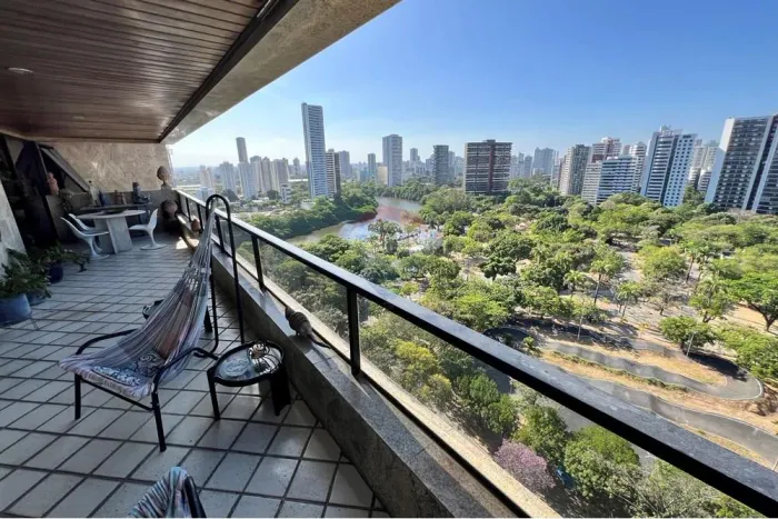 Vendo Apartamento em frente ao parque da Jaqueira - 292 m² - 4 quartos com suíte - 4 Vagas