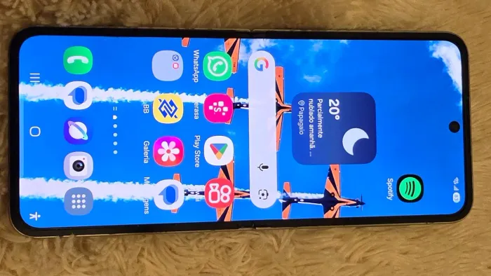 Celular semi-novo