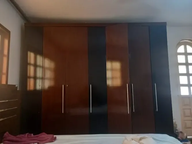 Guarda Roupa  de 7 portas em Bom estado