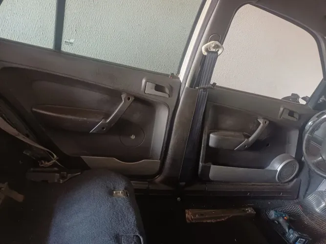 Jogo de forro de porta gol g4 Estáva em um gol g3 4p