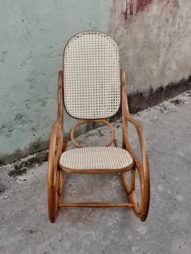 Cadeira se Balanço Austríaca Modelo Oito