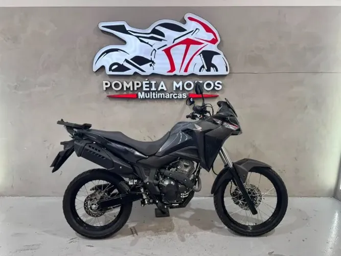 Honda XRE 300 Sahara 2026