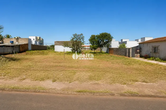 Terreno disponível para venda no bairro Shopping Park em Uberlândia MG