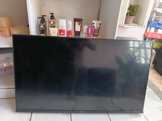 Venfo Tv TCL MODELO 43S615 , não aparece a imagem.
