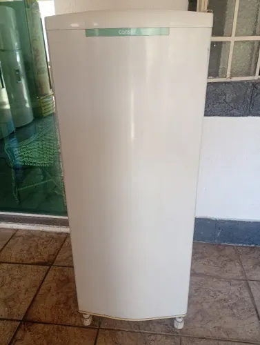 Excelente Geladeira Consul, De Gelo, 231 litros.