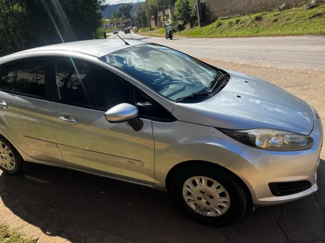 Ford Fiesta 1.5 16V Flex Mec. 5P 2014