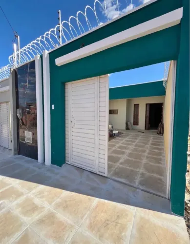 - Casa no Araçagi