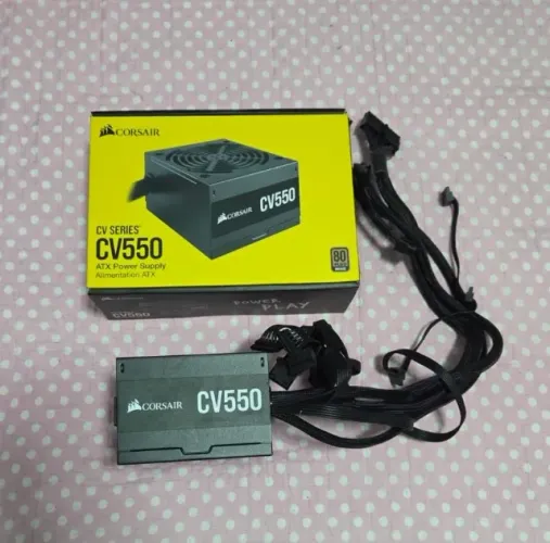 Fonte Corsair CV550, 550W, 80 Plus Bronze, PFC Ativo, Com cabo, Preto