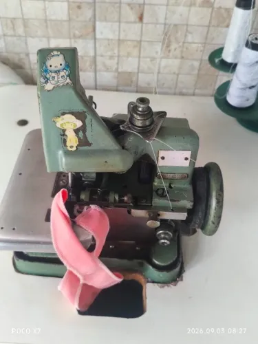 Máquina de costura overlok