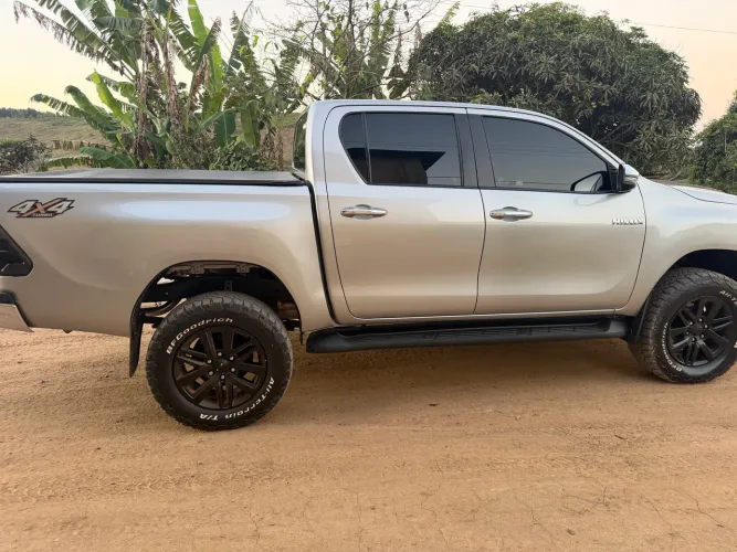 Toyota Hilux CD SRV 4X4 2.8 TDI Diesel Aut. 2020