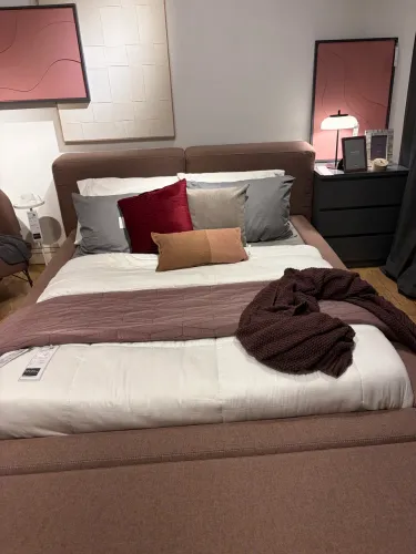 Cama Queen Frigga (Tokstok) + cabeceira + colchão