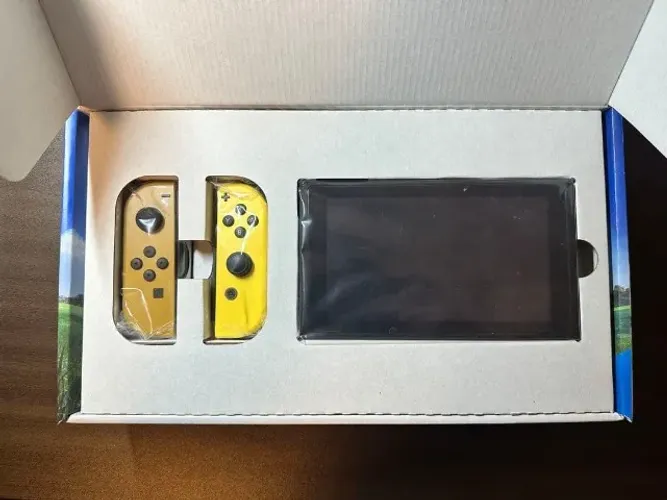Nintendo Switch Pokémon Let's Go Pikachu & Eevee Edition