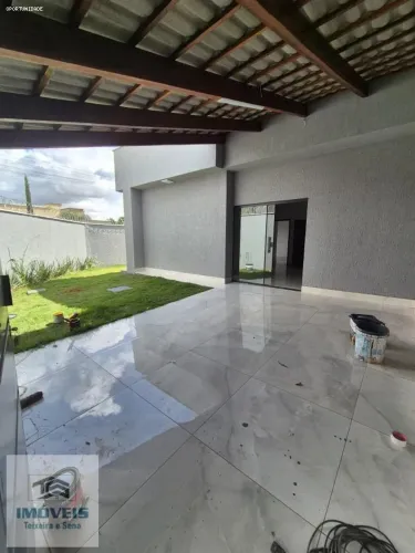 Casa para Venda, Carolina Parque, 3 dormitórios, 1 suíte, 2 banheiros, 5 vagas