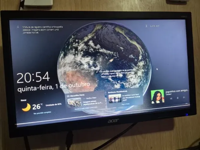 Monitor Acer (com linha)