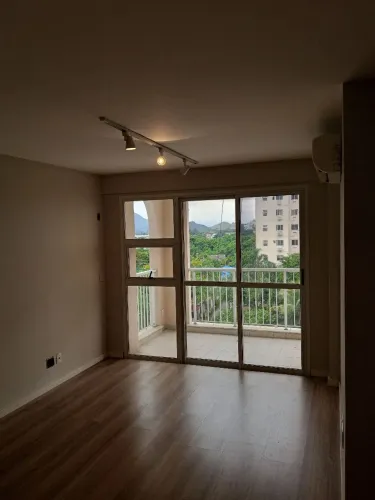 Vendo apartamento no condomínio Nova Barra