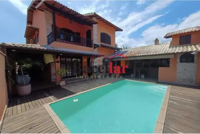 Casa em Condomínio : / Residencial / Ponta Grossa