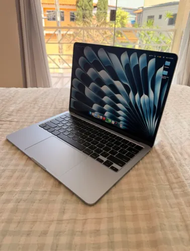 Macbook Air M4 / 16GB RAM / 256GB SSD