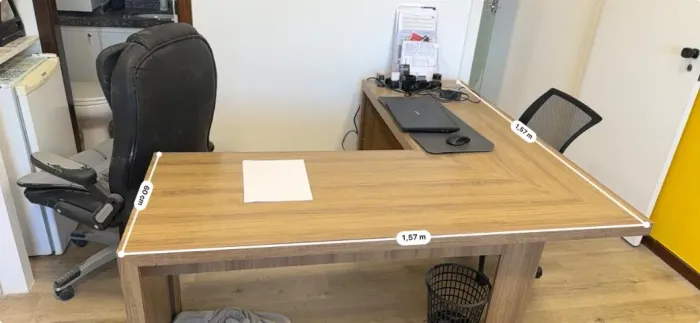 Mesa diretor em L  e outros móveis